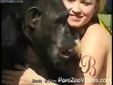 Girl Fucks Chimpanzee - Naked babe gets roughly fucked by a chimp in crazy zoo scenes